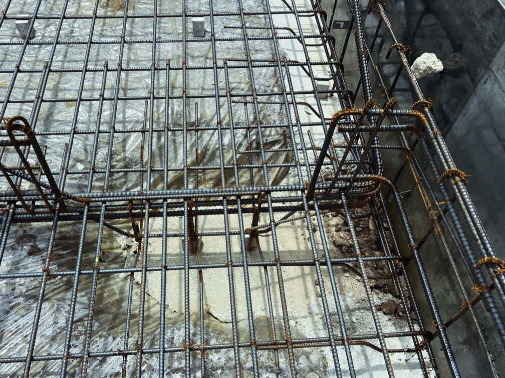 現在、尼崎市富松町にて順調に基礎工事が進んでおります