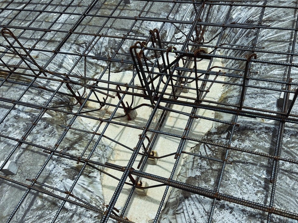 現在、尼崎市富松町にて順調に基礎工事が進んでおります