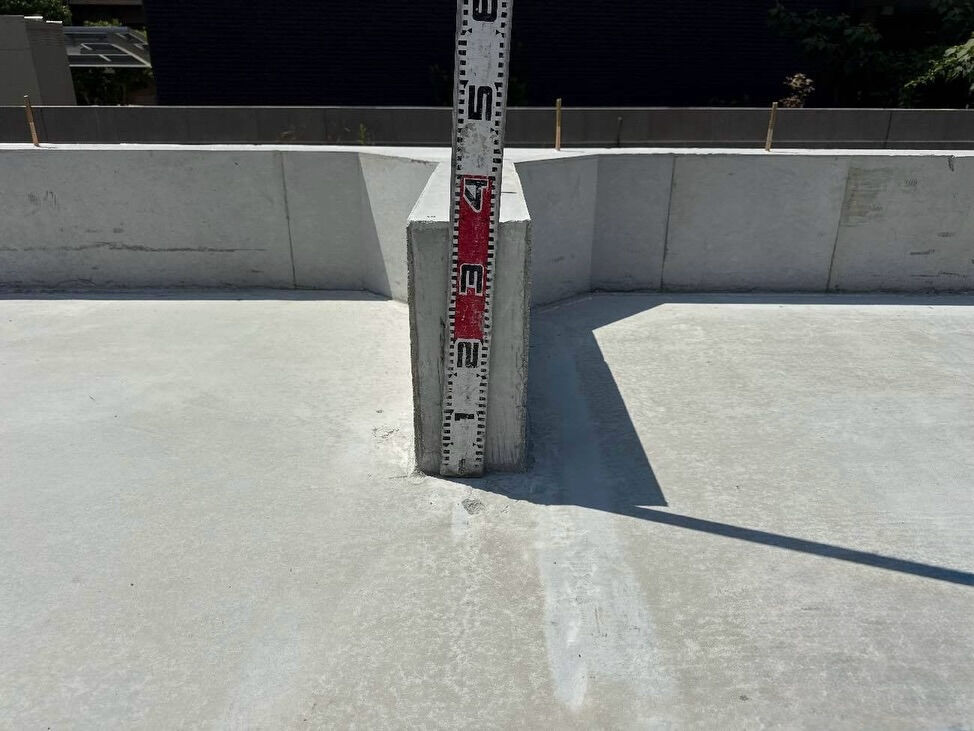基礎工事を無事に終えました