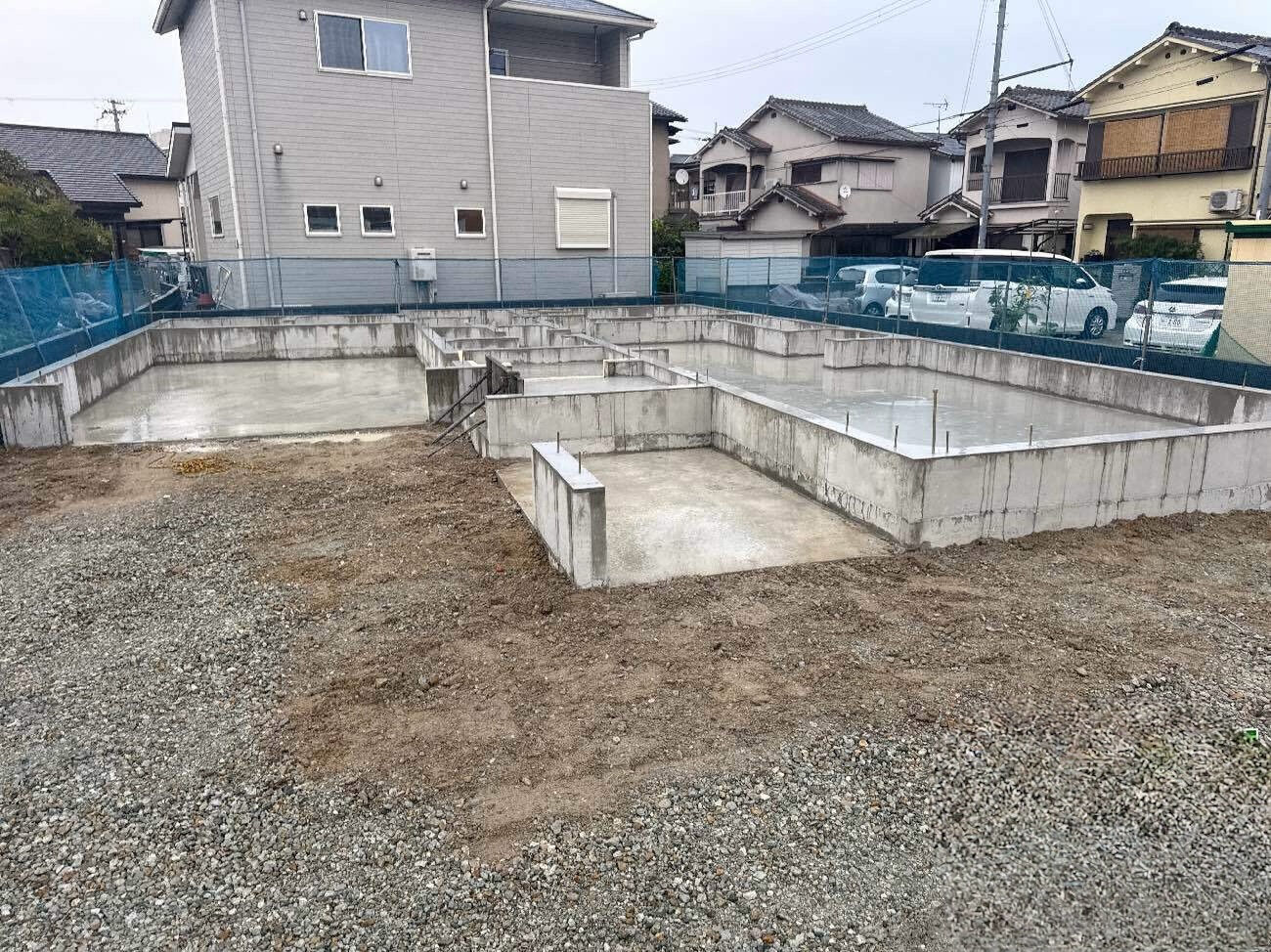 基礎工事、無事に完了しました