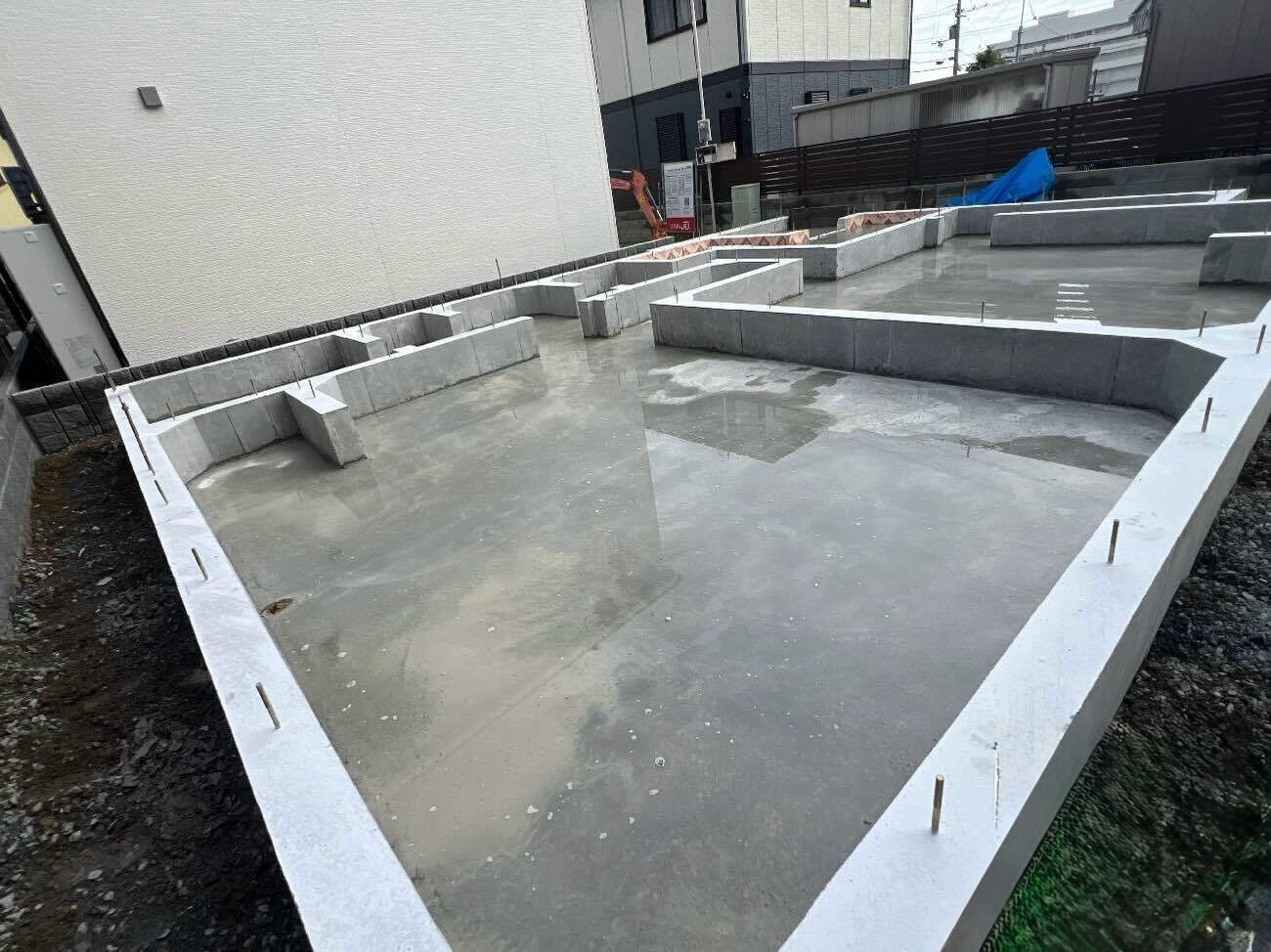 基礎工事、無事に完了しました