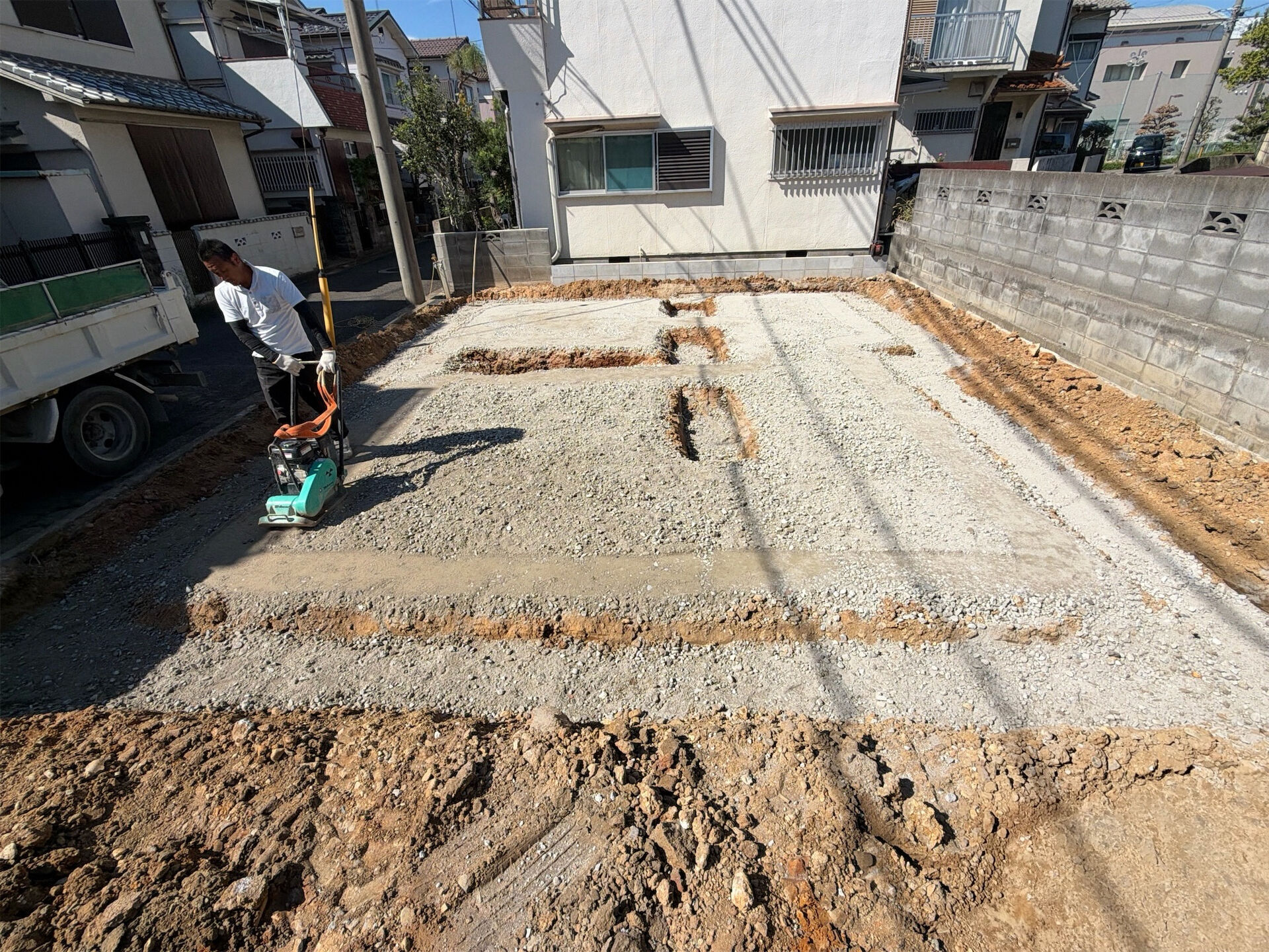 新しいプロジェクトが魚住町清水で始まりました