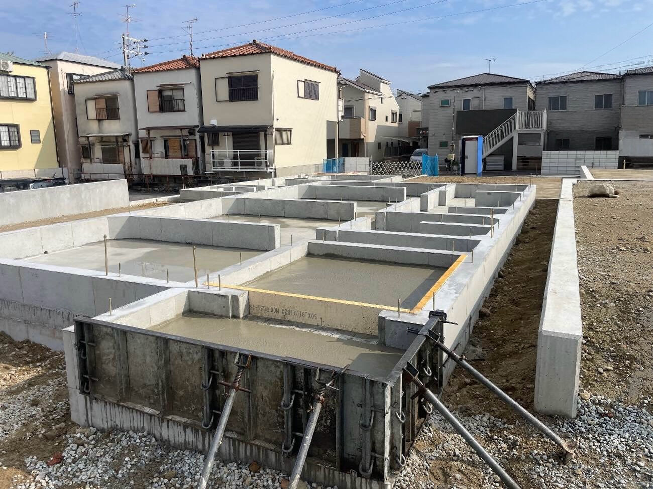 基礎工事、無事に完了しました
