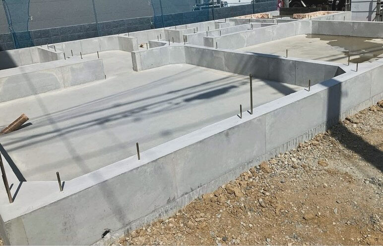 加古川市で進行中のプロジェクトにおいて、基礎工事が無事に完了