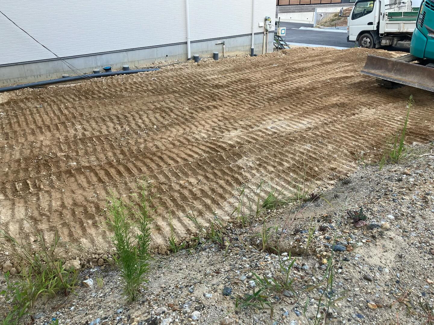 昨日、神戸市垂水区で擁壁工事の残土処分を行いました