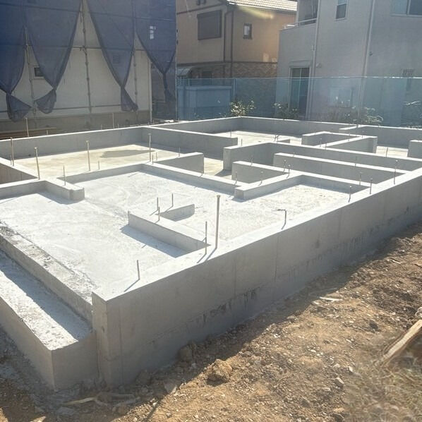 この度、姫路市と加古川市平岡町にて完成を迎えた建築プロジェク