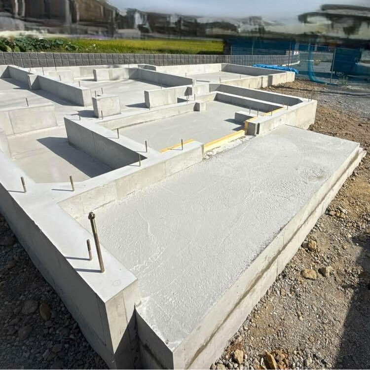 明石市に建設中の大型団地の1棟目が着実に進行しています