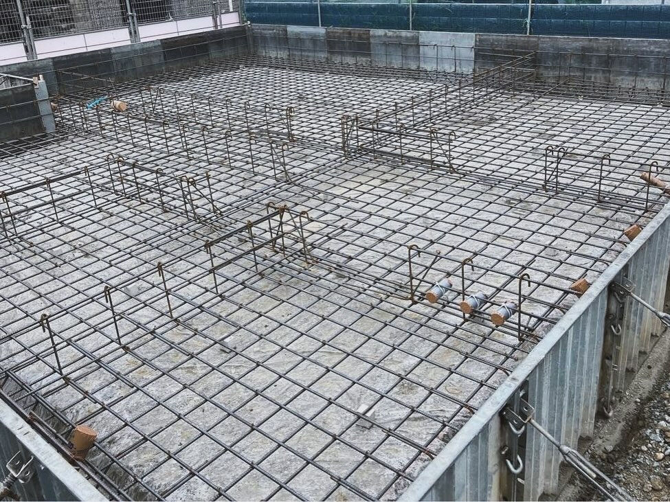 加古川市平岡町の建設現場では、外部の配筋検査が無事に適合しま