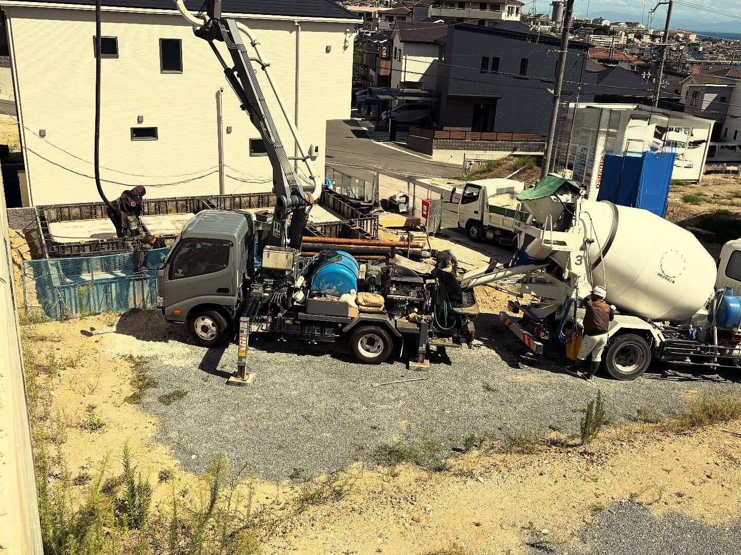 神戸市垂水区の現場では、建設プロジェクトが順調に進行中です