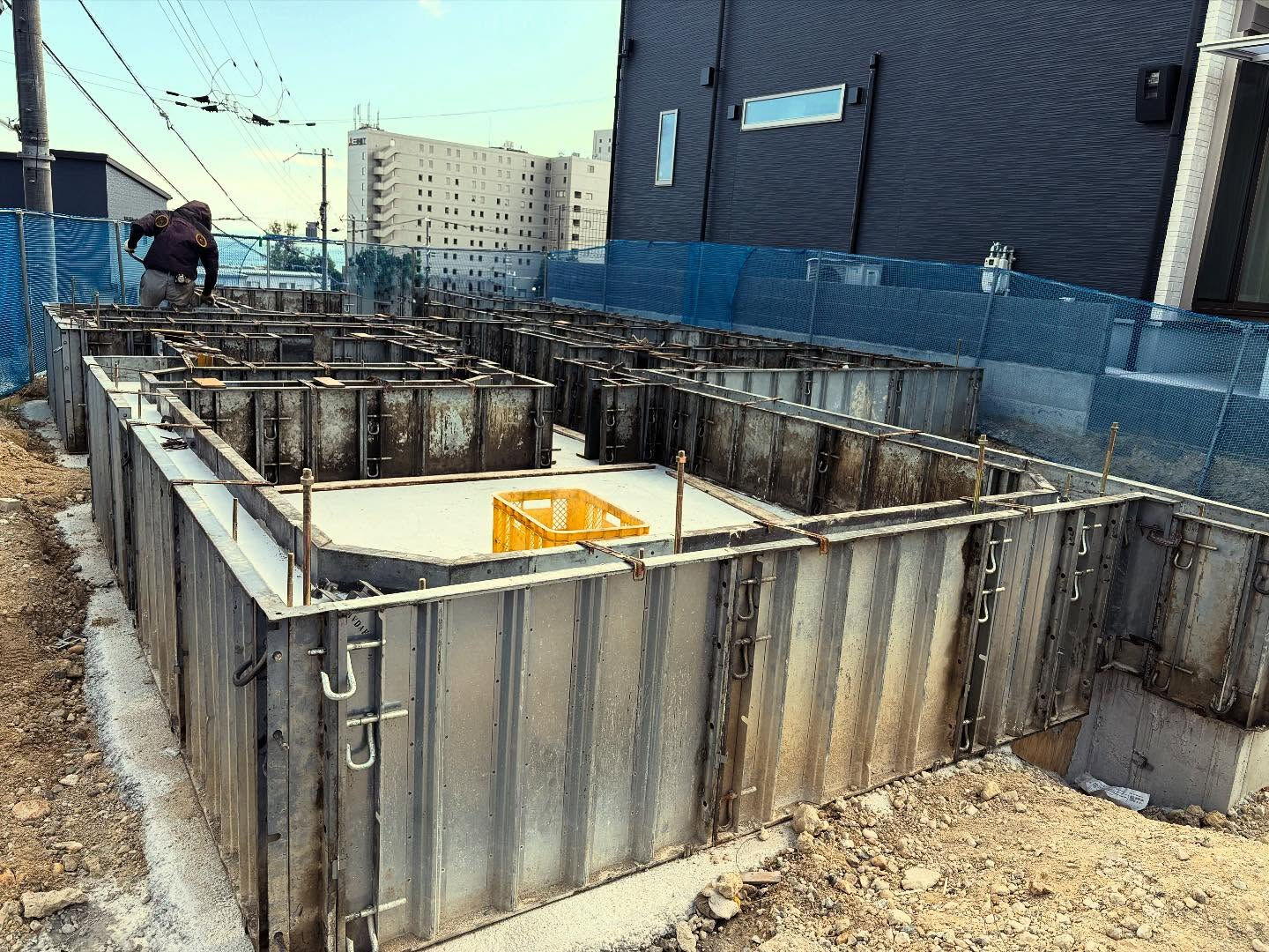 神戸市垂水区の現場では、建設プロジェクトが順調に進行中です