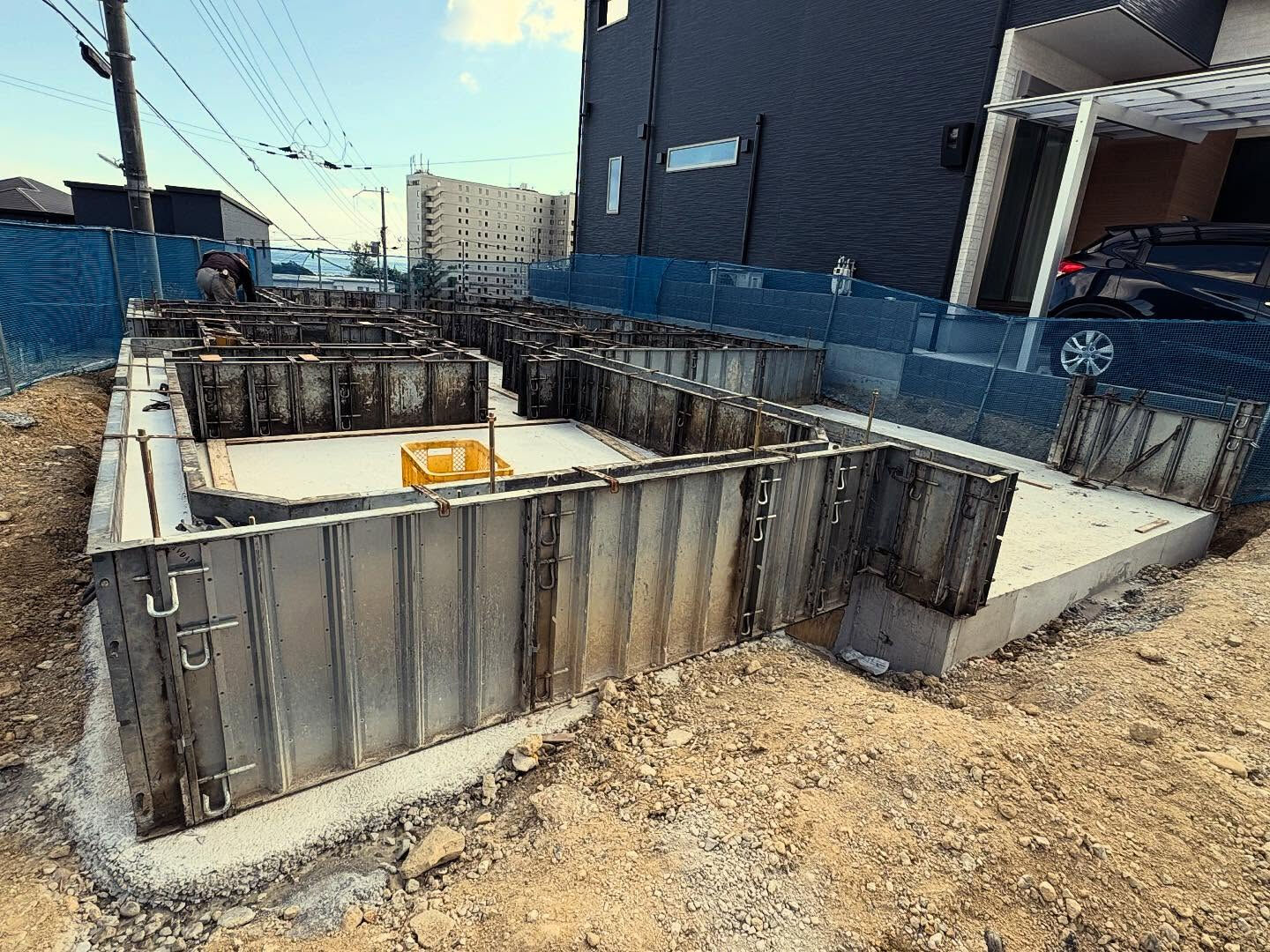 神戸市垂水区の現場では、建設プロジェクトが順調に進行中です