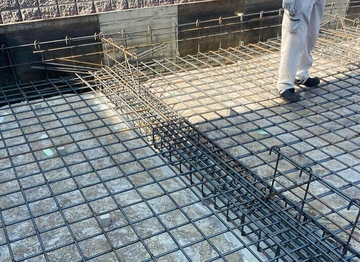 明石市大久保に位置する大型団地の建設現場では、建設工程の重要