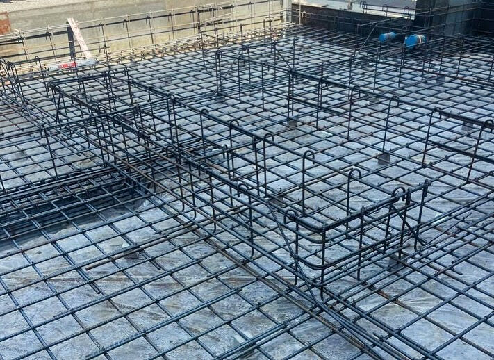 明石市大久保に位置する大型団地の建設現場では、建設工程の重要
