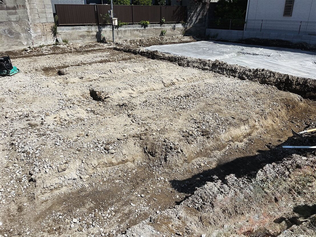 明石市の朝霧地域で、新たに3棟の基礎工事が始まりました