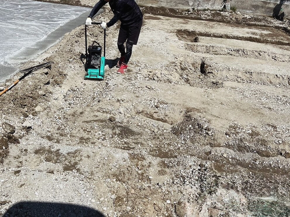 明石市の朝霧地域で、新たに3棟の基礎工事が始まりました