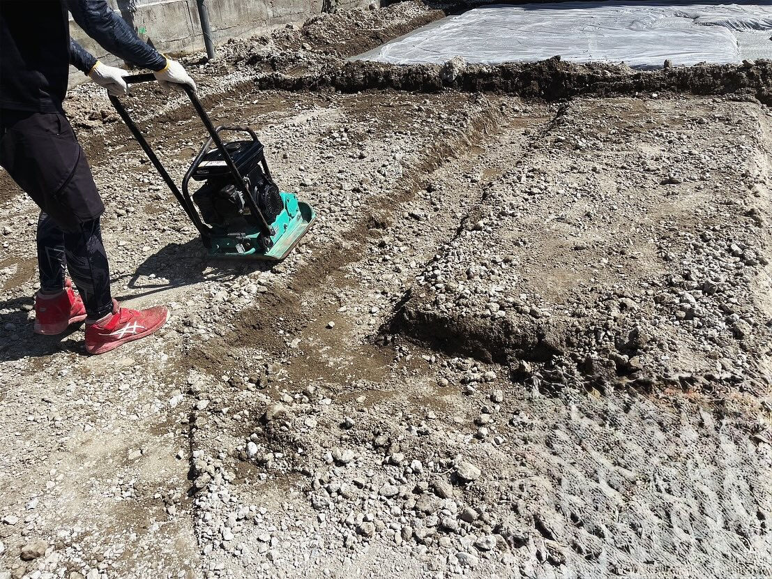 明石市の朝霧地域で、新たに3棟の基礎工事が始まりました