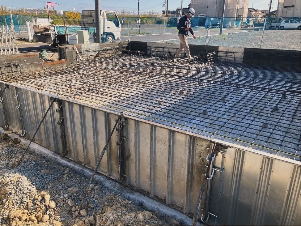 明石市に位置する大型団地において、2棟の建物の基礎部分に関す