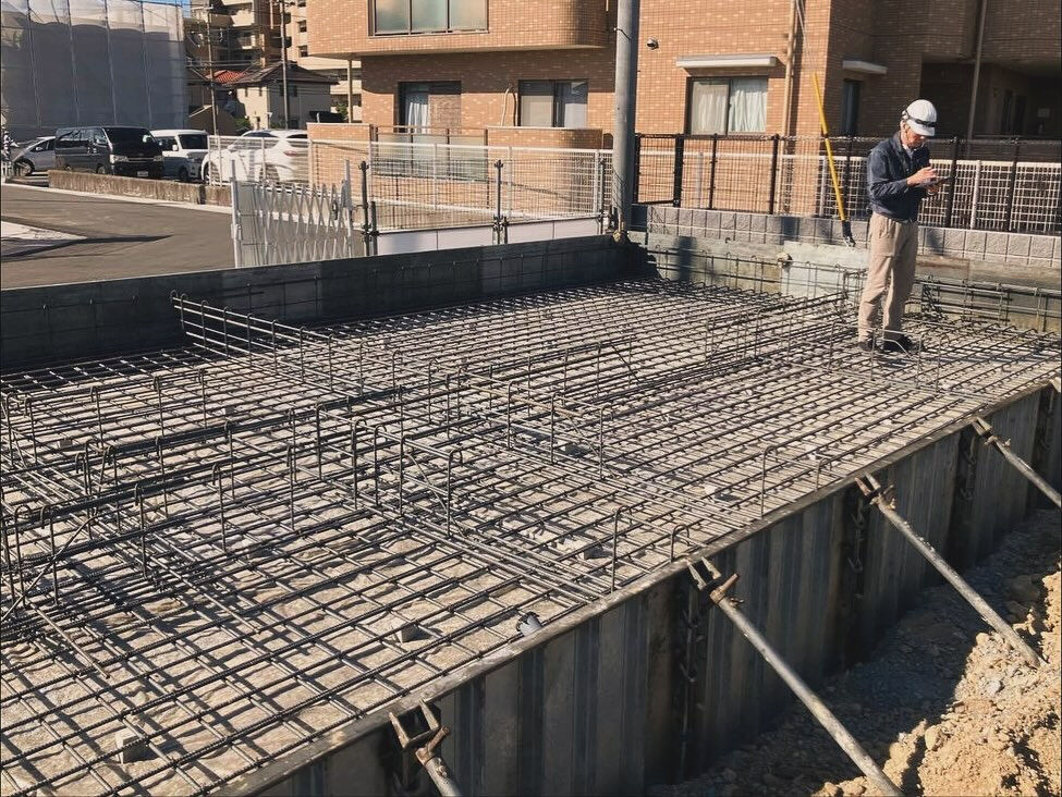 明石市に位置する大型団地において、2棟の建物の基礎部分に関す