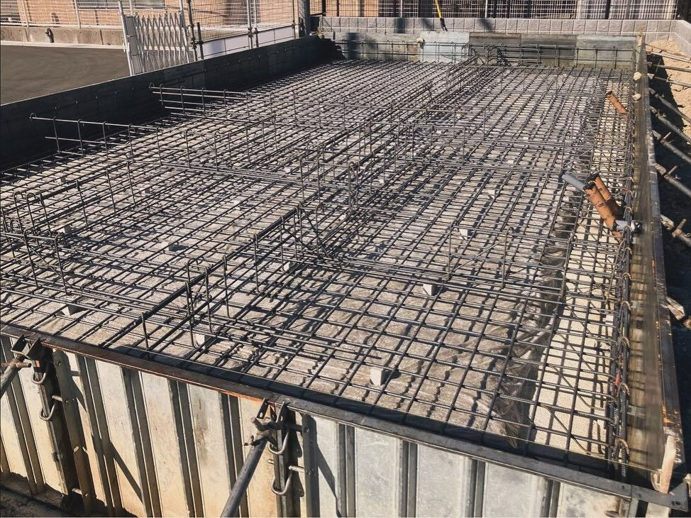 明石市に位置する大型団地において、2棟の建物の基礎部分に関す
