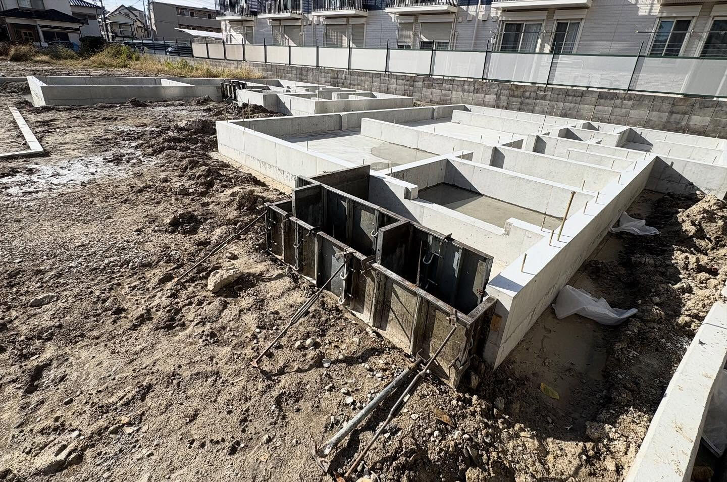 神戸市塩屋町で進行中の4棟現場についてお知らせいたします