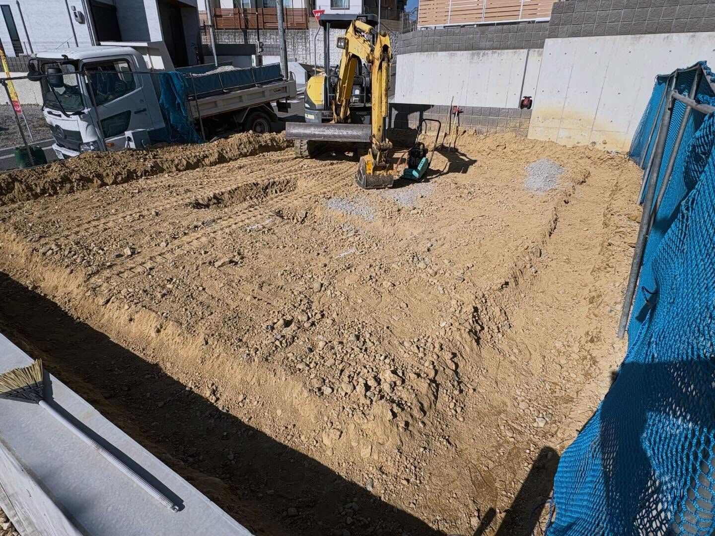 神戸市垂水区における基礎工事の掘削作業がスタートしました