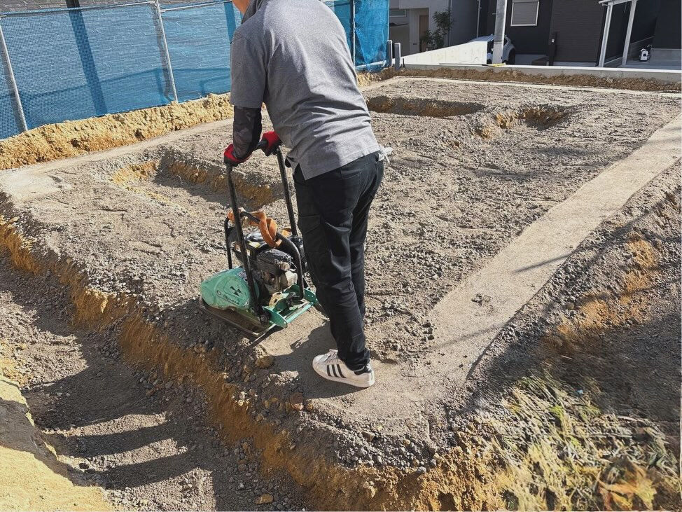 神戸市垂水区における基礎工事の掘削作業がスタートしました