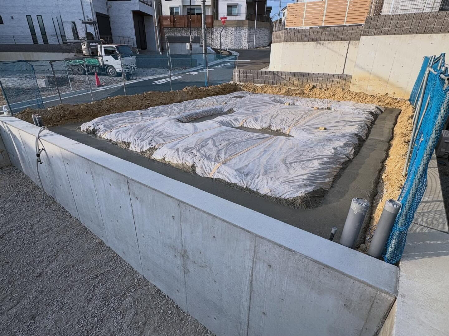 神戸市垂水区における基礎工事の掘削作業がスタートしました