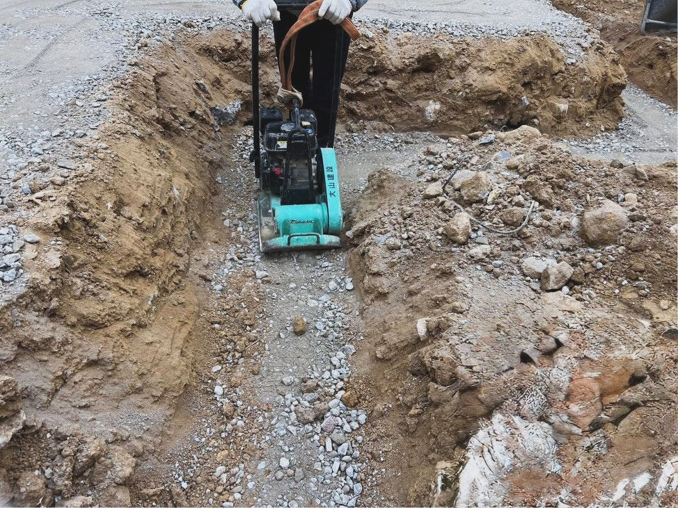 高砂市での基礎工事が順調に進んでおり、掘削作業が無事に完了し