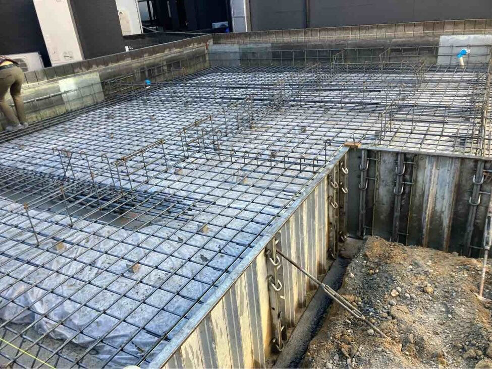 兵庫県明石市大久保にある建設現場において、基礎工事が着実に進