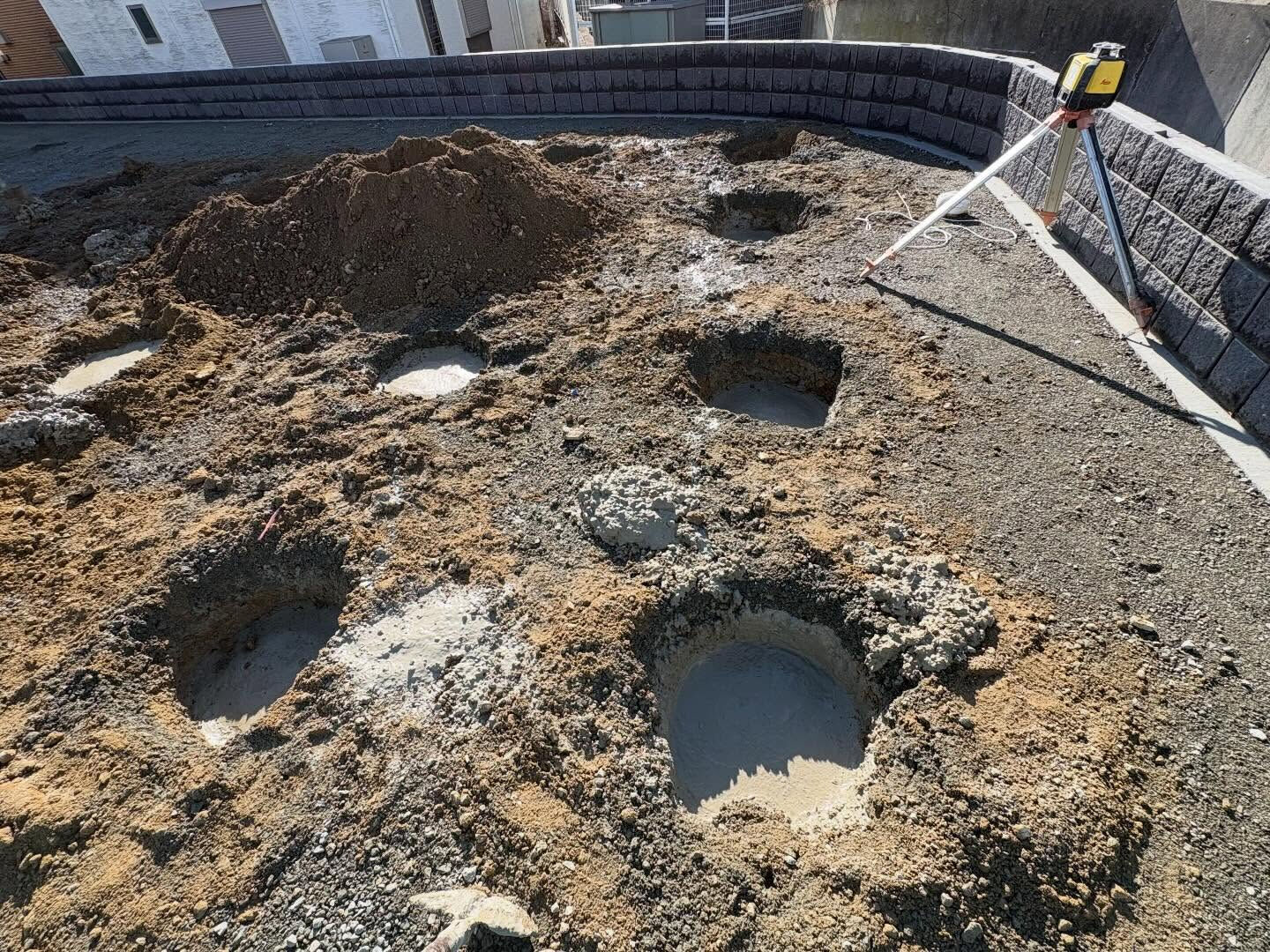 西明石の現場では、家屋の建設前に地盤の強度を確認するための地