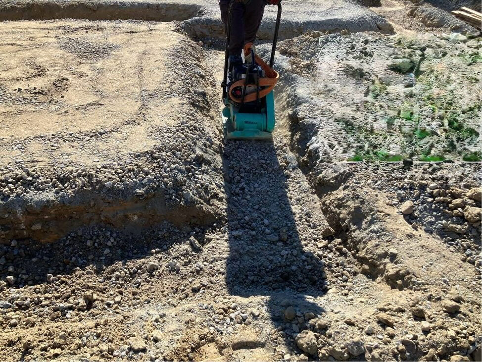 明石市江井島にて、新たな基礎工事が開始されました