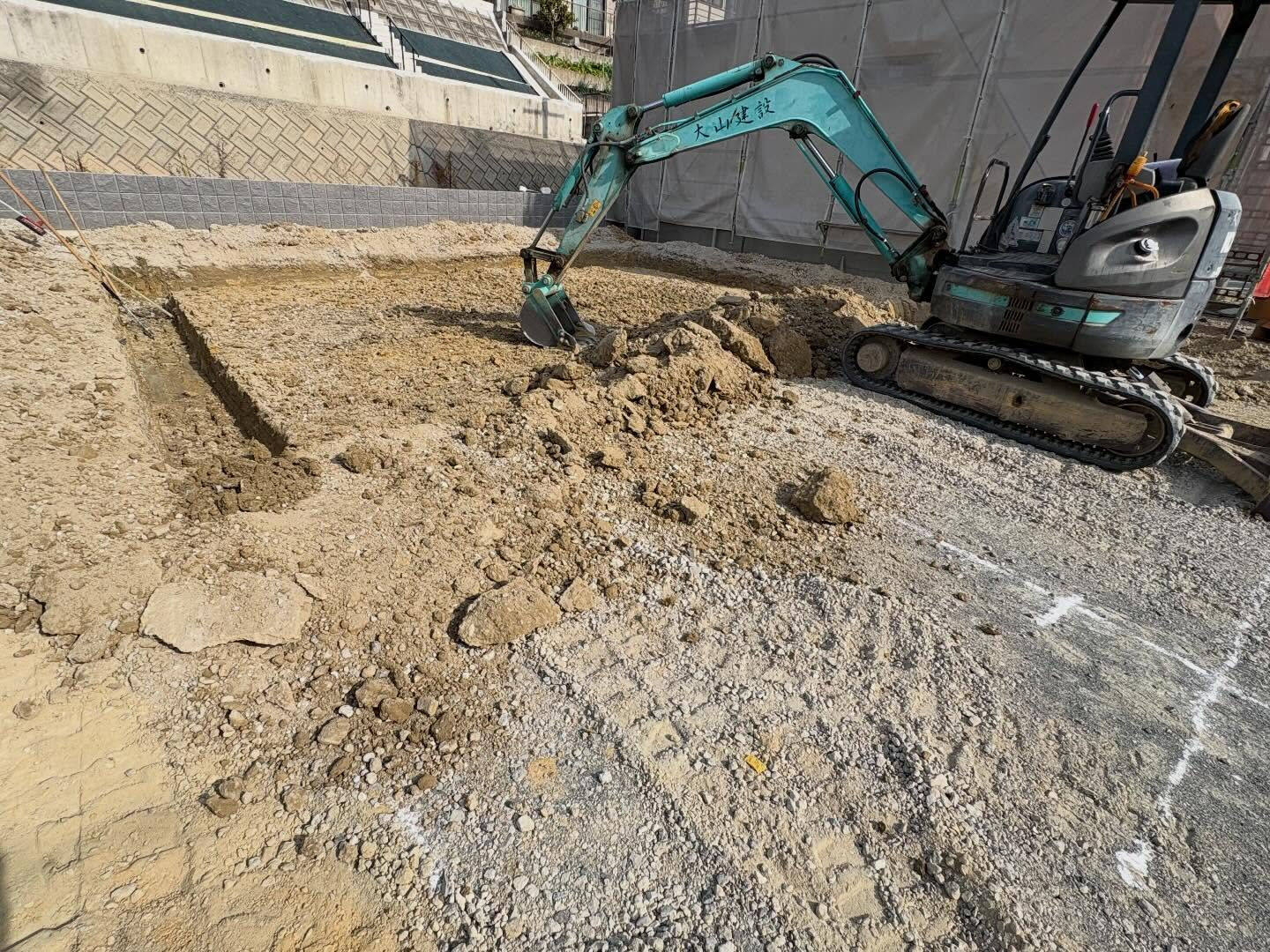 今日は2か所の現場で基礎工事が始まりました