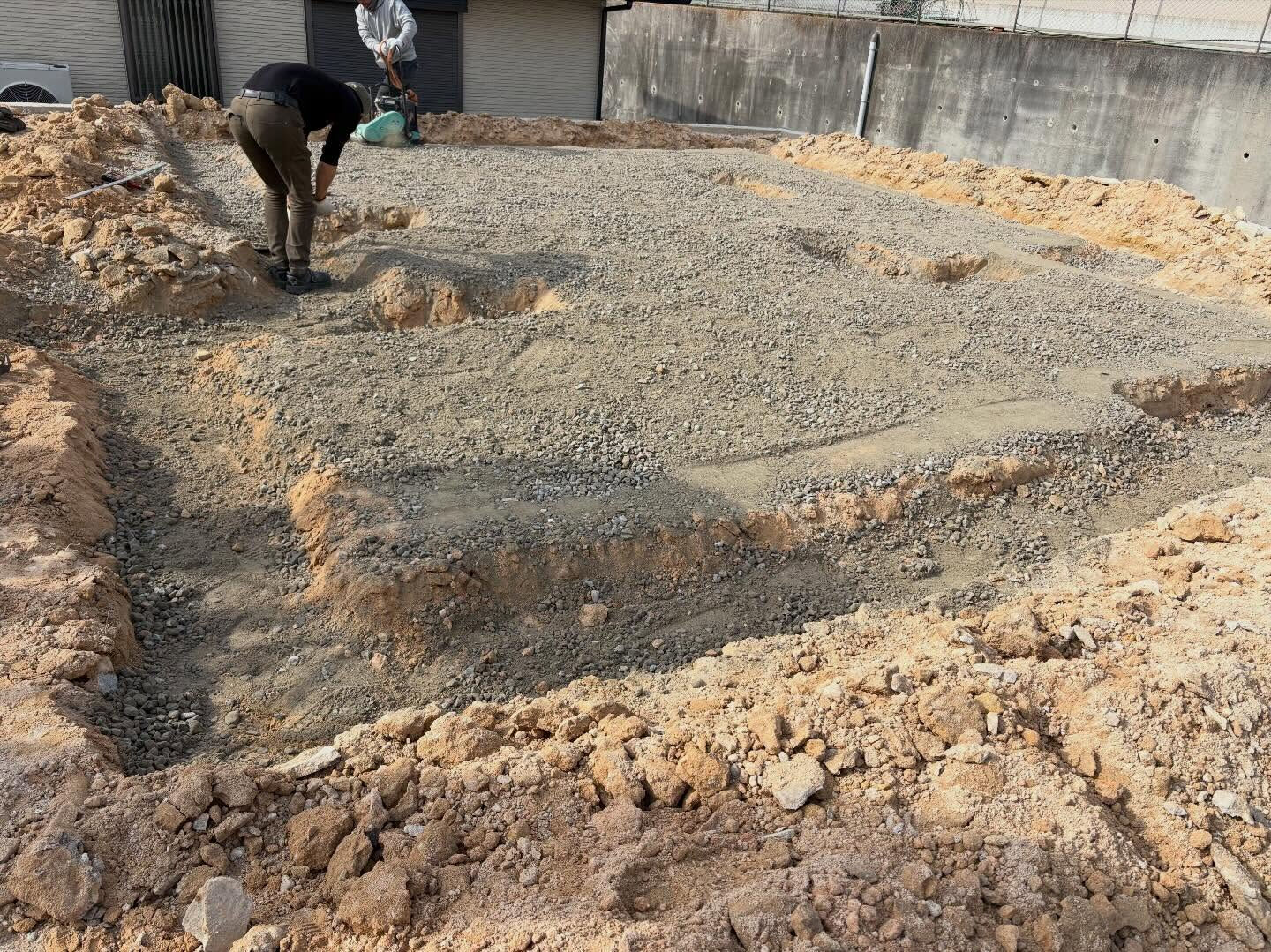 今日は2か所の現場で基礎工事が始まりました