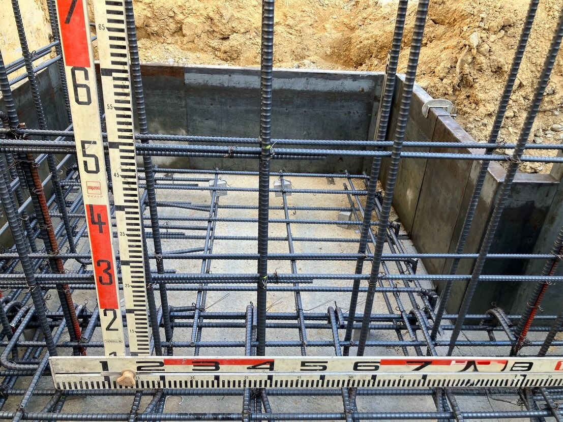 神戸市垂水区本多聞にある2棟の建設現場では、建物の設計と施工