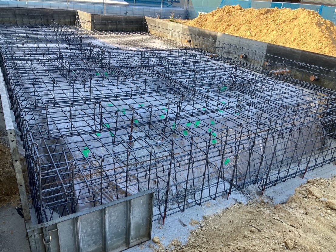 神戸市垂水区本多聞にある2棟の建設現場では、建物の設計と施工