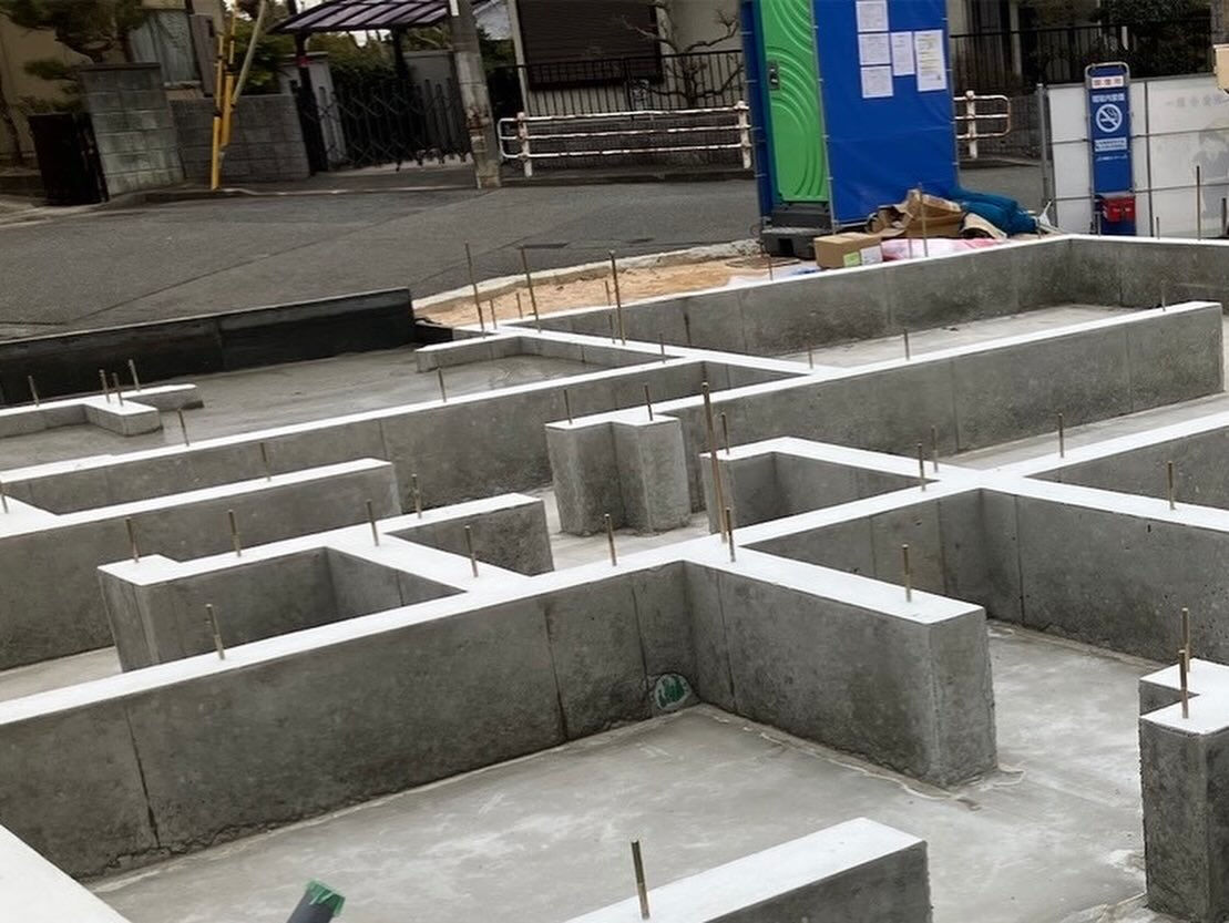 大久保町山手台にて進行中の2棟現場において、基礎工事が無事完