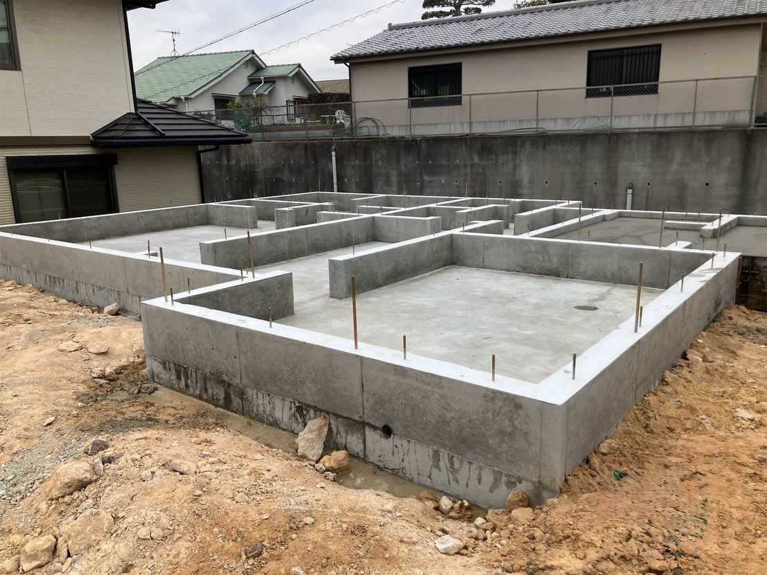 大久保町山手台にて進行中の2棟現場において、基礎工事が無事完