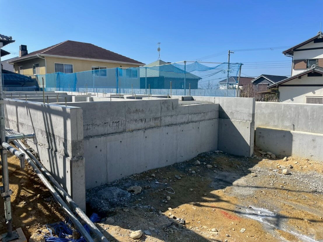 神戸市垂水区本多聞のプロジェクトにて、2棟の建物のうち高基礎