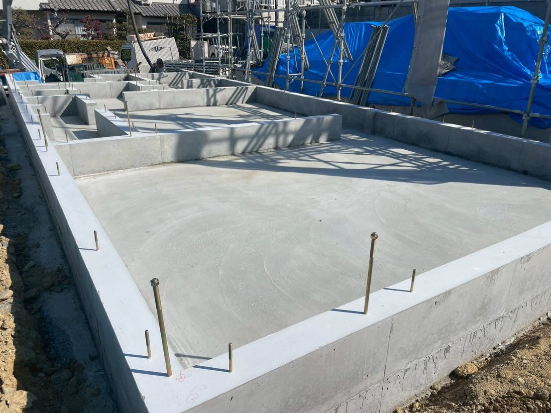 神戸市垂水区本多聞のプロジェクトにて、2棟の建物のうち高基礎