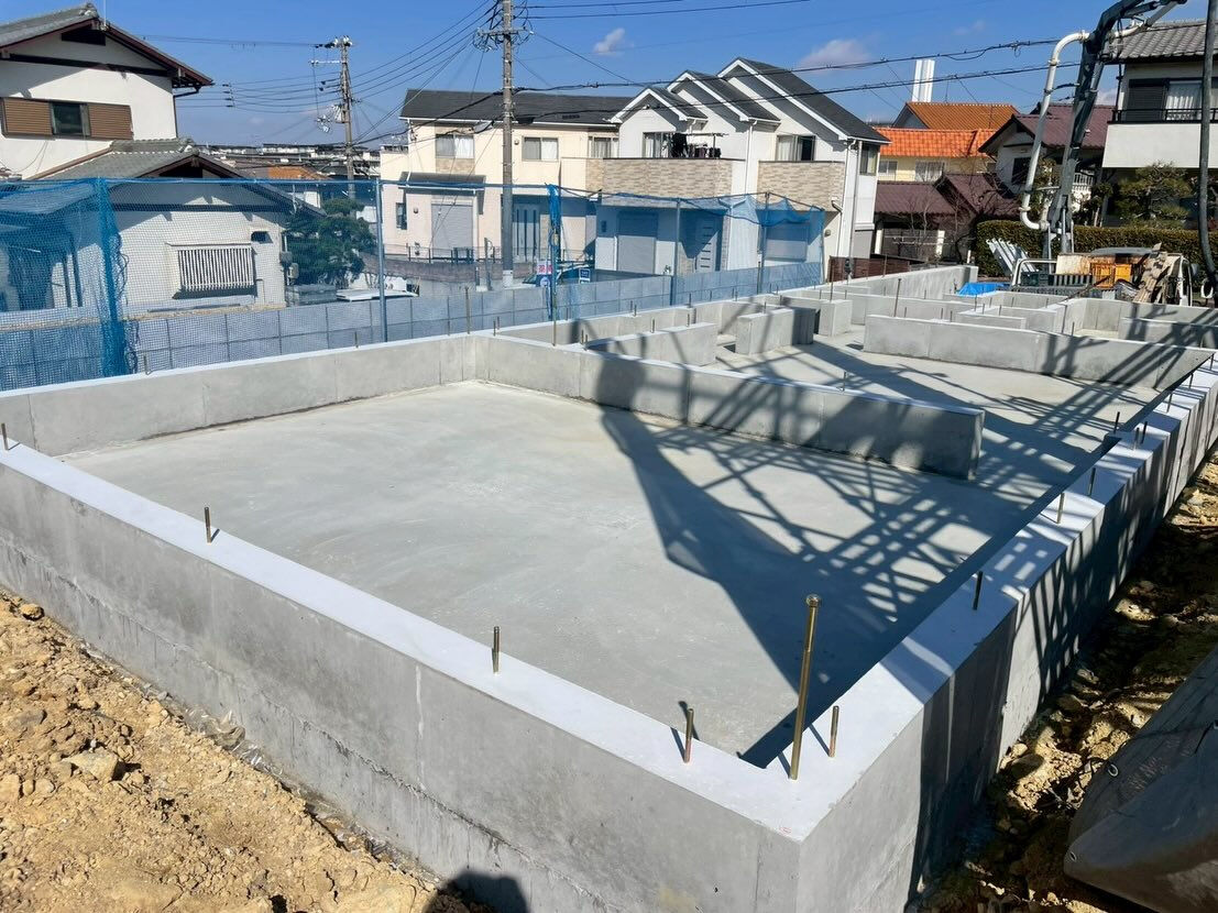 神戸市垂水区本多聞のプロジェクトにて、2棟の建物のうち高基礎