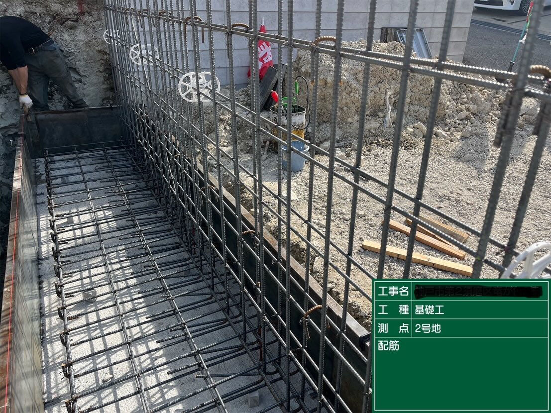 神戸市須磨区竜が台で進行中の2棟の建設現場の最新の進捗状況に