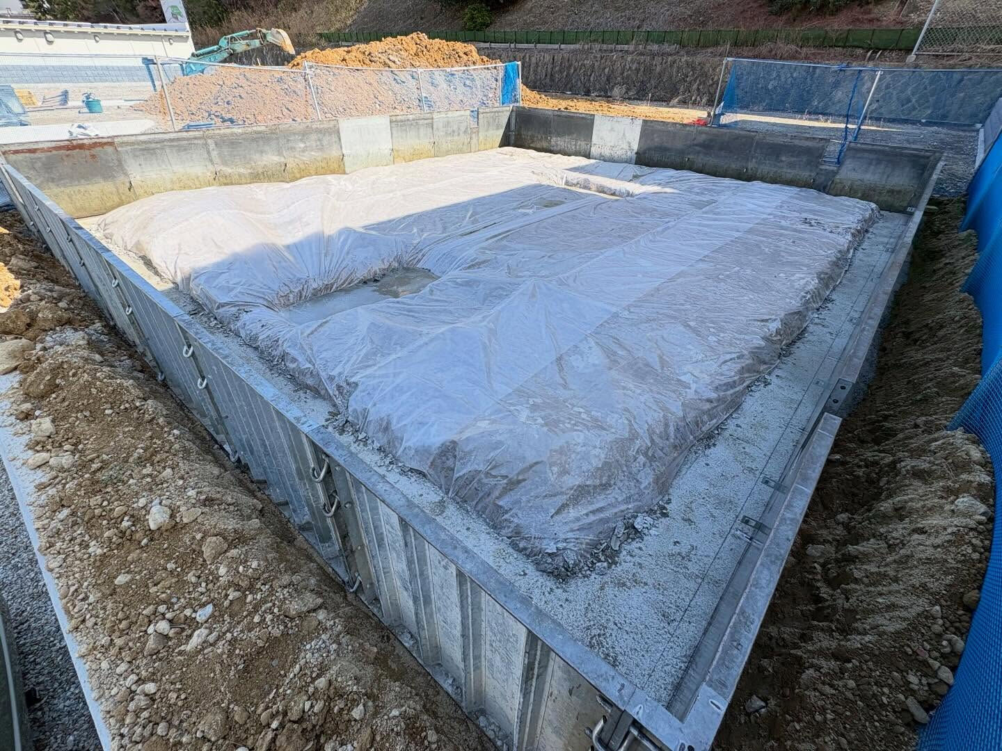 神戸市垂水区青山台では、新たに基礎工事と擁壁工事が始まりまし