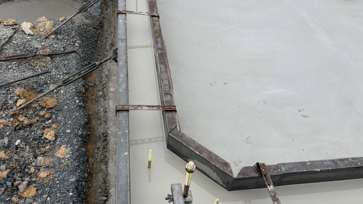 加古川市平岡町高畑にて進行中の工事現場の進捗状況をお知らせし