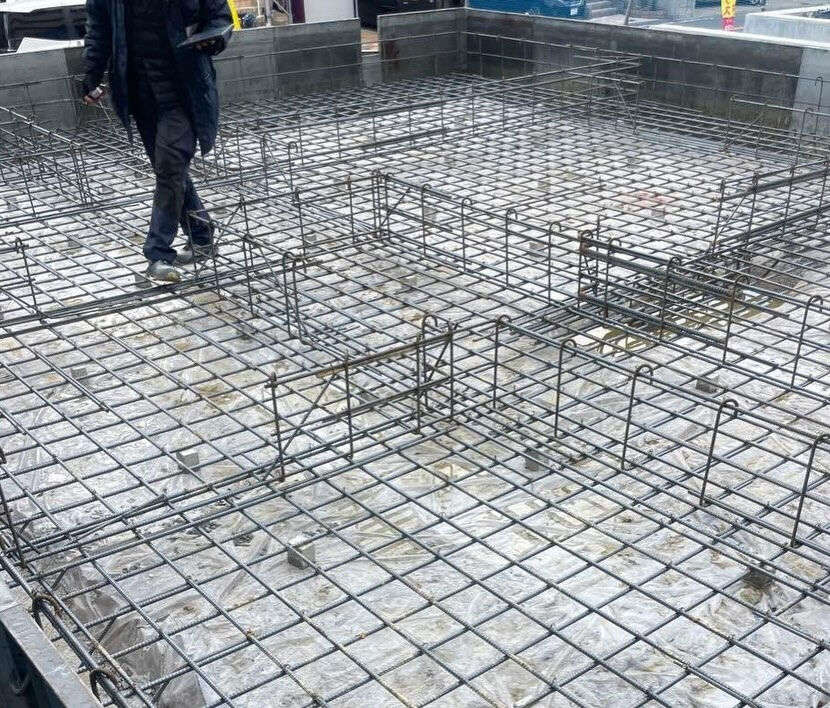 神戸市垂水区青山台の建設現場において、各工程が順調に進んでお