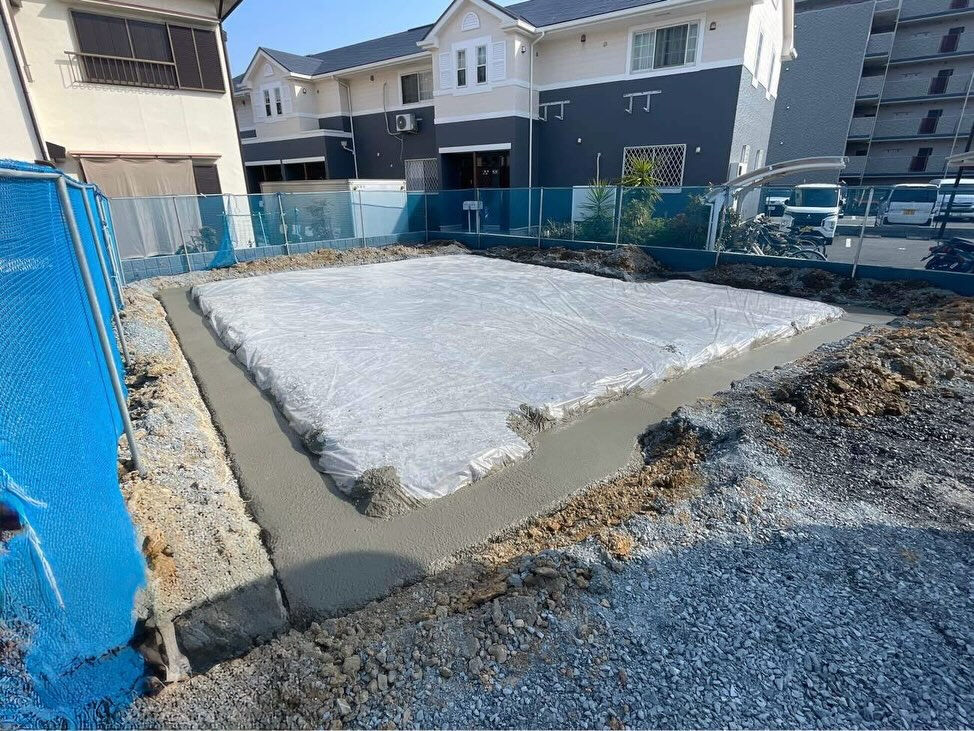 先日、魚住町金ヶ崎および明石市大久保町において新築の基礎工事